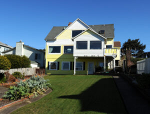 Brey House B&B atop a grassy slope