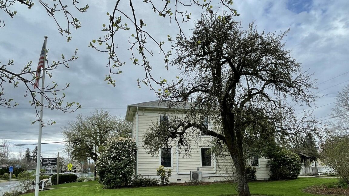 Hoover-Minthorn House and the Hoover-Minthorn Pear Heritage Tree