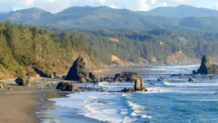 Oregon's South Coast. Rugged cliffs on the left Pacific Ocean on the righ